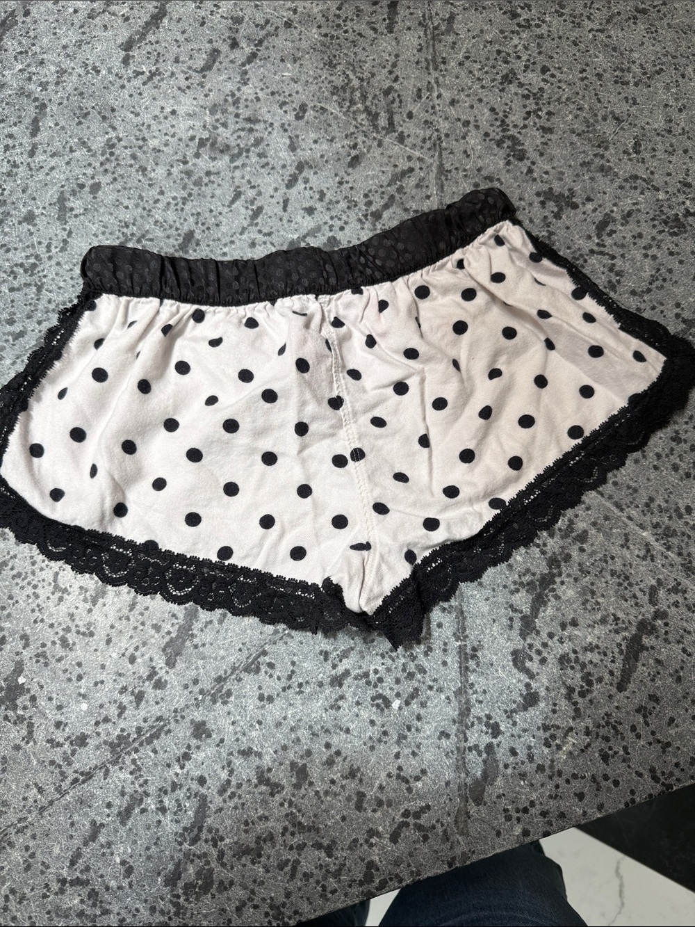 PINK Victoria's Secret Cream Polka Dot Lace Trim Pajama Shorts - Picture 4 of 4
